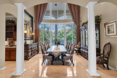 House in Tarpon Springs, Florida 6 bedrooms, 535.77 sq.m. № 2110260 - photo 10