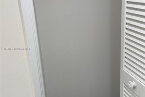 Купить кондоминиум в Помпано-Бич, Флорида 4 комнаты, 102.19м2, № 2173989 - фото 4