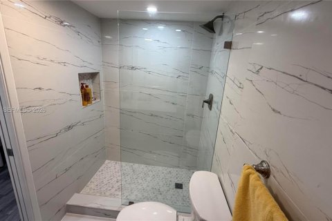 Купить кондоминиум в Помпано-Бич, Флорида 4 комнаты, 102.19м2, № 2173989 - фото 22