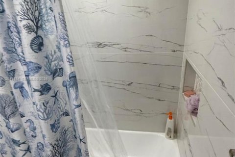 Купить кондоминиум в Помпано-Бич, Флорида 4 комнаты, 102.19м2, № 2173989 - фото 29