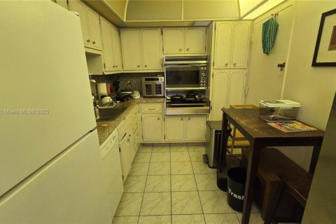 Copropriété à louer à Hallandale Beach, Floride: 1 chambre, 80.82 m2 № 1975376 - photo 5