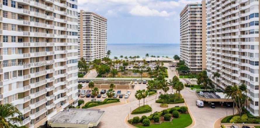 Condo à Hallandale Beach, Floride, 1 chambre  № 1975376