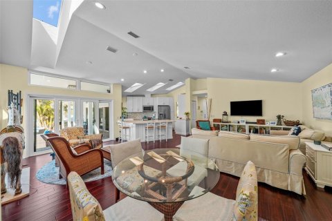 Casa en venta en Tierra Verde, Florida, 4 dormitorios, 215.81 m2 № 1556520 - foto 19