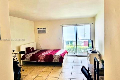 Condominio en alquiler en Miami Beach, Florida, 34.37 m2 № 2075420 - foto 8