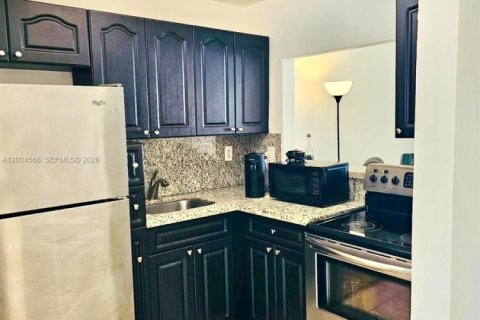 Condominio en alquiler en Miami Beach, Florida, 34.37 m2 № 2075420 - foto 6