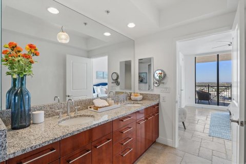 Condo in Sarasota, Florida, 2 bedrooms  № 2103354 - photo 20