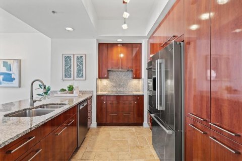 Condo in Sarasota, Florida, 2 bedrooms  № 2103354 - photo 11