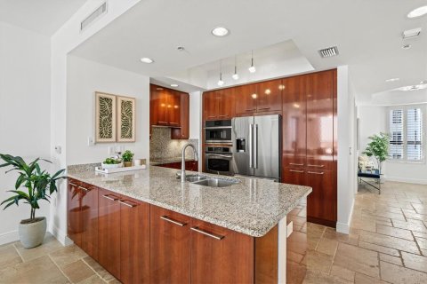 Condo in Sarasota, Florida, 2 bedrooms  № 2103354 - photo 12