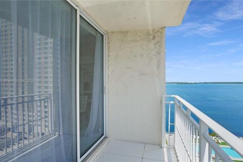 Condominio en alquiler en Miami, Florida, 2 dormitorios, 98.94 m2 № 1939383 - foto 24