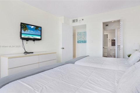 Condominio en alquiler en Miami, Florida, 2 dormitorios, 98.94 m2 № 1939383 - foto 8