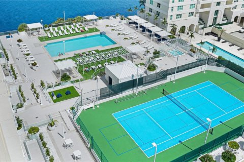Condominio en alquiler en Miami, Florida, 2 dormitorios, 98.94 m2 № 1939383 - foto 27