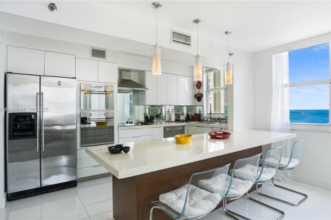 Condominio en alquiler en Miami, Florida, 2 dormitorios, 98.94 m2 № 1939383 - foto 19