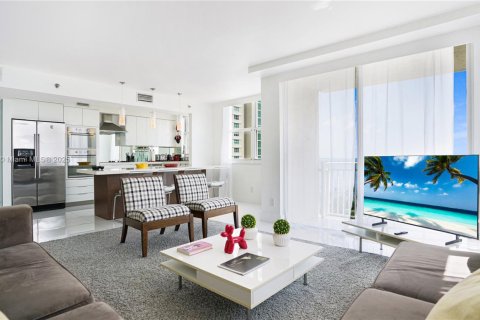 Condominio en alquiler en Miami, Florida, 2 dormitorios, 98.94 m2 № 1939383 - foto 17