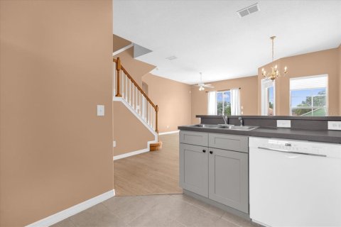Townhouse in Davenport, Florida 4 bedrooms, 163.69 sq.m. № 1819123 - photo 7