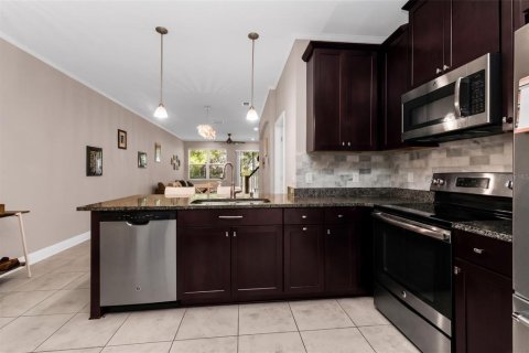 Touwnhouse à vendre à Bradenton, Floride: 2 chambres, 150.87 m2 № 2306768 - photo 6