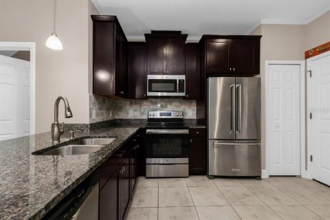 Touwnhouse à vendre à Bradenton, Floride: 2 chambres, 150.87 m2 № 2306768 - photo 5