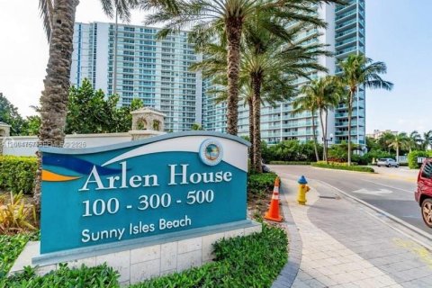 Condo à Sunny Isles Beach, Floride, 2 chambres  № 2069616