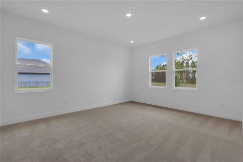 Casa en venta en Zephyrhills, Florida, 4 dormitorios, 293.76 m2 № 1917923 - foto 10
