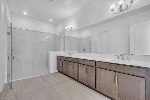 Casa en venta en Zephyrhills, Florida, 4 dormitorios, 293.76 m2 № 1917923 - foto 12
