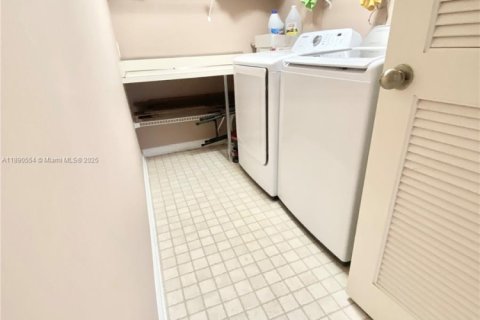 Condominio en venta en Tamarac, Florida, 2 dormitorios, 114.08 m2 № 1943369 - foto 13