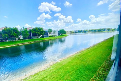 Condominio en venta en Tamarac, Florida, 2 dormitorios, 114.08 m2 № 1943369 - foto 28