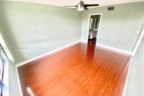 Condominio en venta en Tamarac, Florida, 2 dormitorios, 114.08 m2 № 1943369 - foto 16