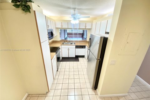 Condominio en venta en Tamarac, Florida, 2 dormitorios, 114.08 m2 № 1943369 - foto 10