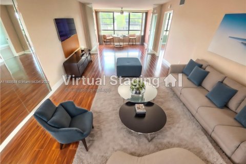 Condominio en venta en Tamarac, Florida, 2 dormitorios, 114.08 m2 № 1943369 - foto 1