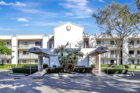 Condominio en venta en Tamarac, Florida, 2 dormitorios, 114.08 m2 № 1943369 - foto 29