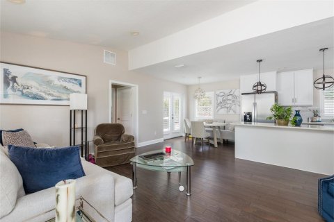 House in Tampa, Florida 3 bedrooms, 137.87 sq.m. № 1869150 - photo 2