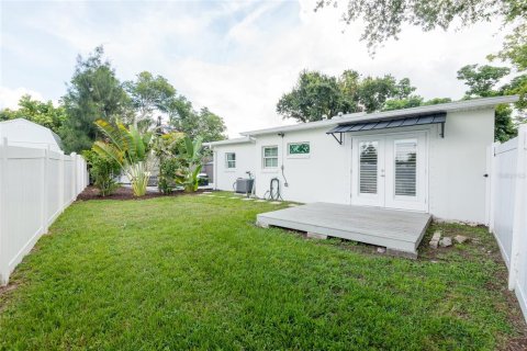 House in Tampa, Florida 3 bedrooms, 137.87 sq.m. № 1869150 - photo 26