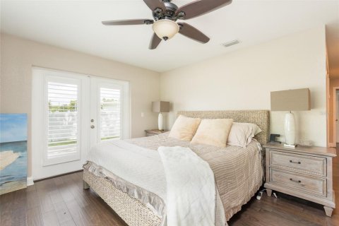 House in Tampa, Florida 3 bedrooms, 137.87 sq.m. № 1869150 - photo 10