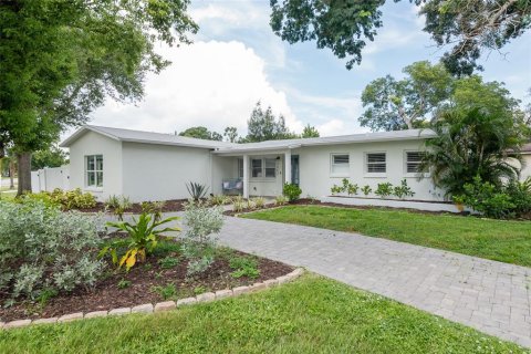 House in Tampa, Florida 3 bedrooms, 137.87 sq.m. № 1869150 - photo 1