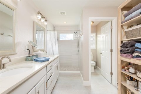 House in Tampa, Florida 3 bedrooms, 137.87 sq.m. № 1869150 - photo 13