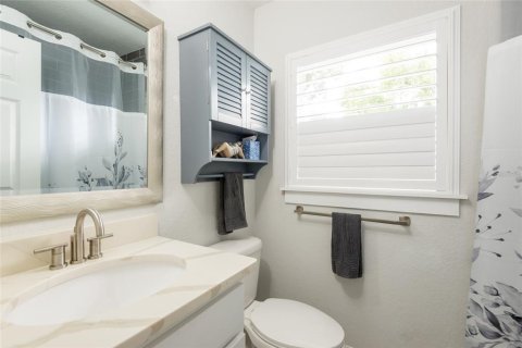House in Tampa, Florida 3 bedrooms, 137.87 sq.m. № 1869150 - photo 18