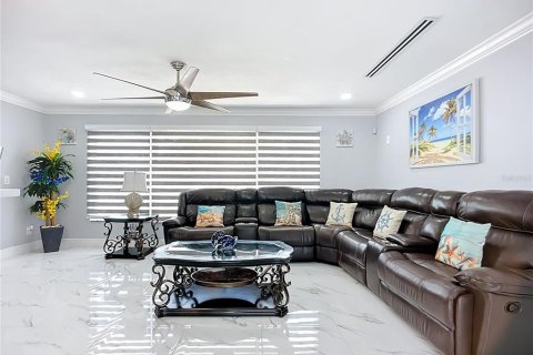 Villa ou maison à vendre à Apollo Beach, Floride: 4 chambres, 184.69 m2 № 1916175 - photo 26