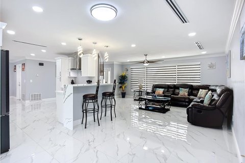 Villa ou maison à vendre à Apollo Beach, Floride: 4 chambres, 184.69 m2 № 1916175 - photo 23