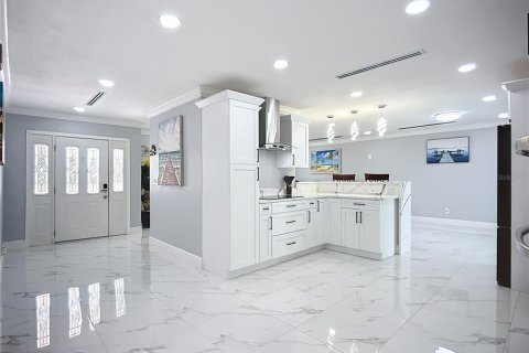 Villa ou maison à vendre à Apollo Beach, Floride: 4 chambres, 184.69 m2 № 1916175 - photo 16