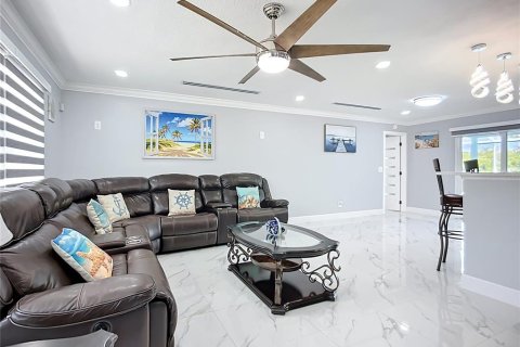 Villa ou maison à vendre à Apollo Beach, Floride: 4 chambres, 184.69 m2 № 1916175 - photo 27