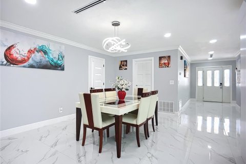 Villa ou maison à vendre à Apollo Beach, Floride: 4 chambres, 184.69 m2 № 1916175 - photo 12