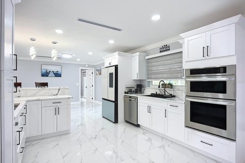 Villa ou maison à vendre à Apollo Beach, Floride: 4 chambres, 184.69 m2 № 1916175 - photo 19