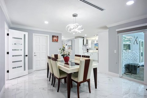 Villa ou maison à vendre à Apollo Beach, Floride: 4 chambres, 184.69 m2 № 1916175 - photo 13