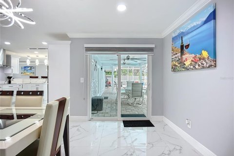 Villa ou maison à vendre à Apollo Beach, Floride: 4 chambres, 184.69 m2 № 1916175 - photo 14