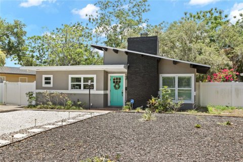 Casa en Saint Petersburg, Florida 3 dormitorios, 133.87 m2 № 2200924