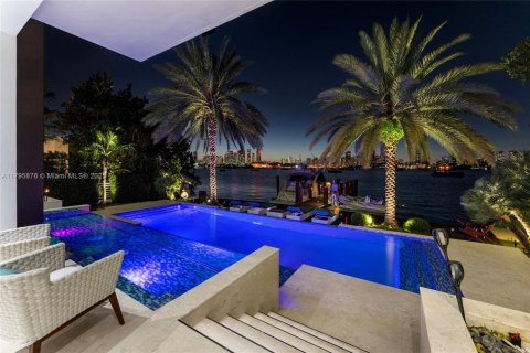 Villa ou maison à vendre à Miami Beach, Floride: 5 chambres, 448.44 m2 № 2154758 - photo 3