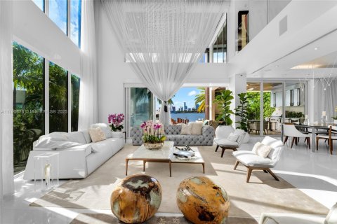 Villa ou maison à vendre à Miami Beach, Floride: 5 chambres, 448.44 m2 № 2154758 - photo 22