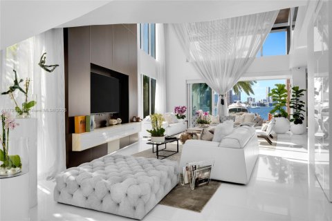 Villa ou maison à vendre à Miami Beach, Floride: 5 chambres, 448.44 m2 № 2154758 - photo 19