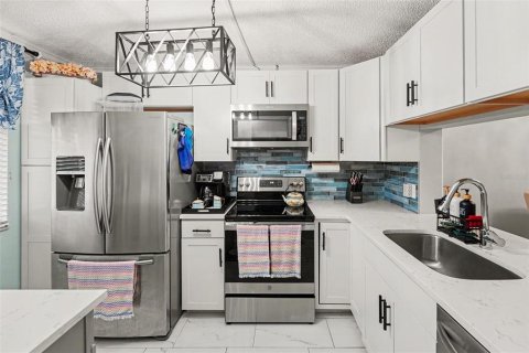 Купить кондоминиум в Клируотер, Флорида 6 комнат, 98.48м2, № 2287447 - фото 11