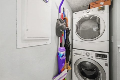 Купить кондоминиум в Клируотер, Флорида 6 комнат, 98.48м2, № 2287447 - фото 23