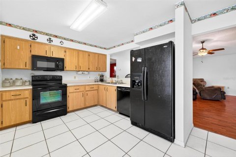 House in Kissimmee, Florida 3 bedrooms, 127.46 sq.m. № 1808302 - photo 9